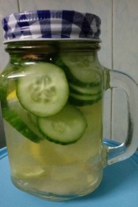 Detox water lemon with cucumber _ beautyikon (Mason Jar)